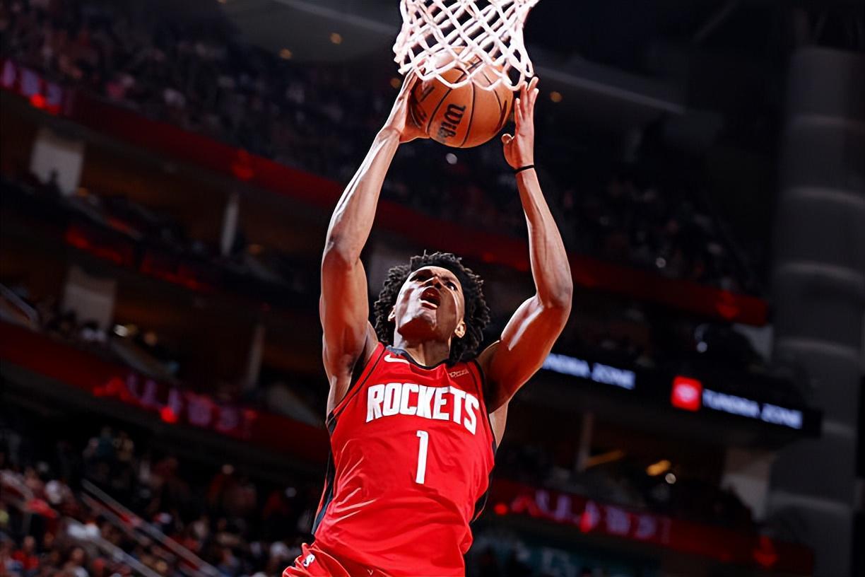 五大联赛直播-对手防守强度一般，火箭先发控卫也能够发挥出自己全面的能力？